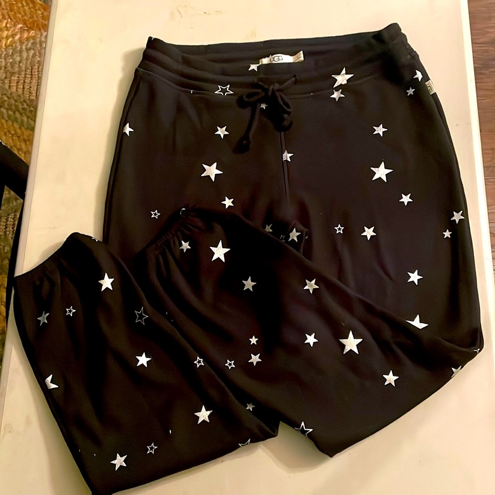 UGG black star sweatpants, never worn l!